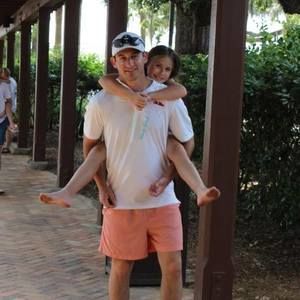 Meet your Posher, Hunter